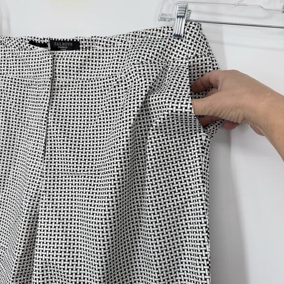 Talbots Plus size Capri Pants size 18 Basket weave Print Black White 22" Inseam - Picture 6 of 11